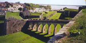 Passage du viaduc lors de notre randonnée dans le Bordelais - Ride in France