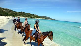 RIDE IN FRANCE - Swim with horses in Corsica