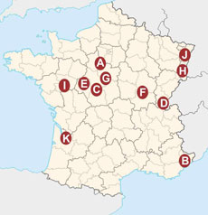Ride in France - travel agency specialised in horse riding trails and vacations in France, tours to be arranged before or after your ride (stays in castles, visit of Paris, sea water therapy...)