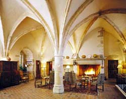 Ride in France - travel agency specialised in horse riding trails and vacations in France, tours to be arranged before or after your ride (stays in castles, visit of Paris, sea water therapy...)