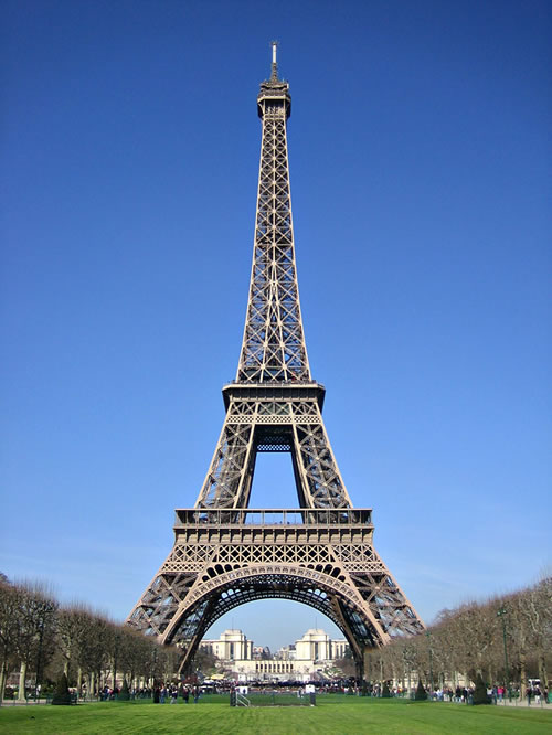 Visit Paris after your equestrian vacations - Eiffel Tower - Ride in France